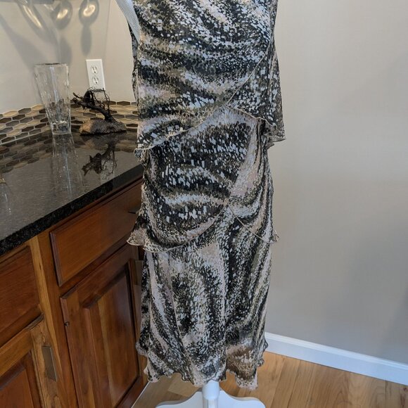 Effortless Elegance: Mark Zunino Printed Tiered Dress (Size M - Taupe Combo) - Picture 3 of 7